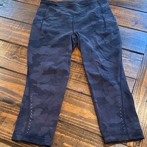 lululemon athletica Black Camo Leggings. Size 8. Good condition. Smoke free home